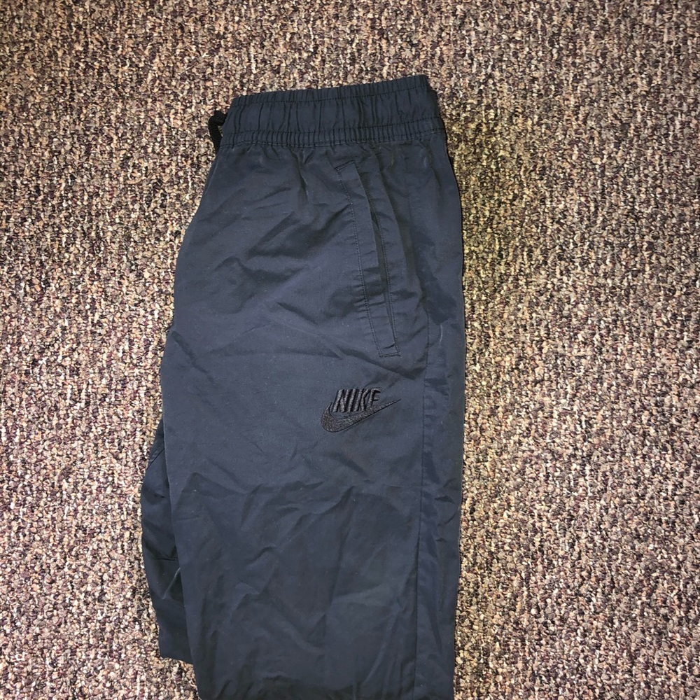 Nike~Men’s joggers